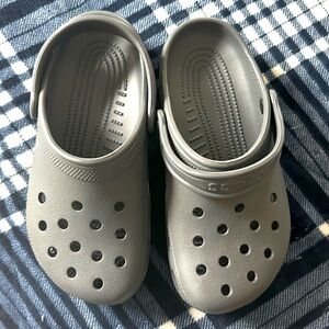 NWOT grey Crocs size J-3